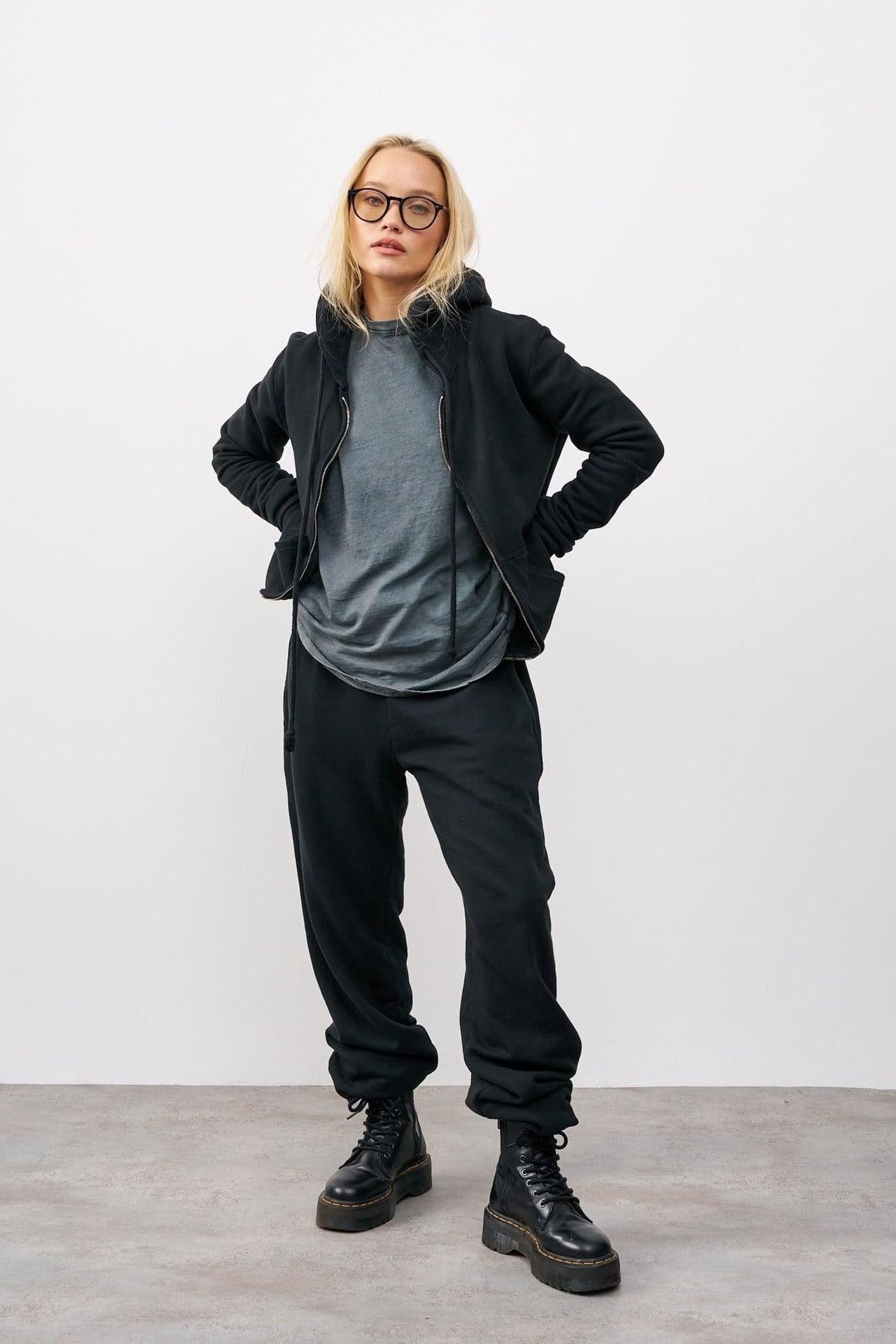 קפוצ׳ון בייסיק דונה שחור