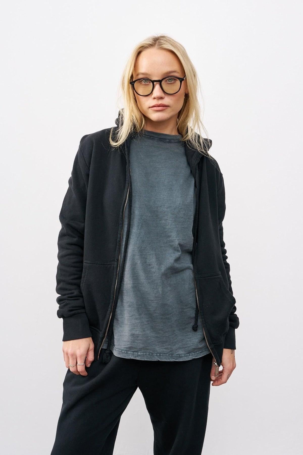 קפוצ׳ון בייסיק דונה שחור