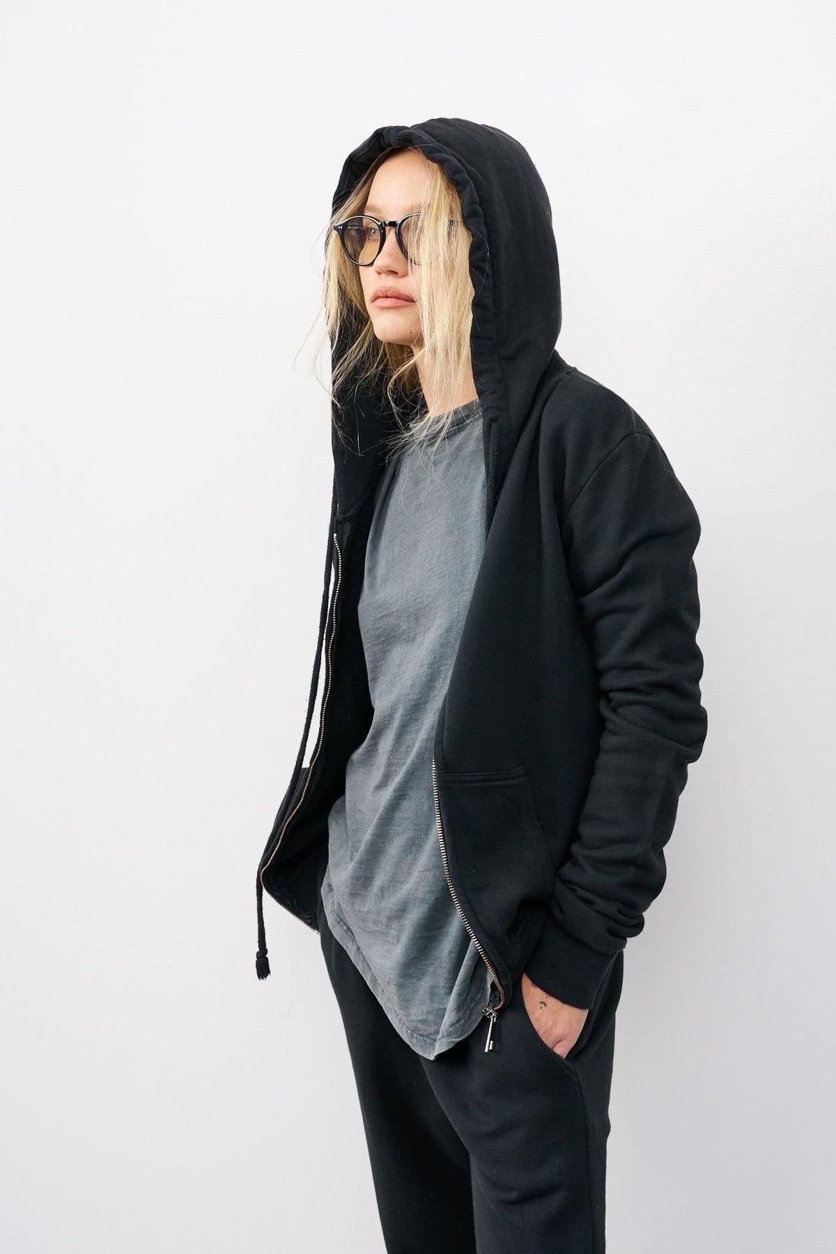 קפוצ׳ון בייסיק דונה שחור