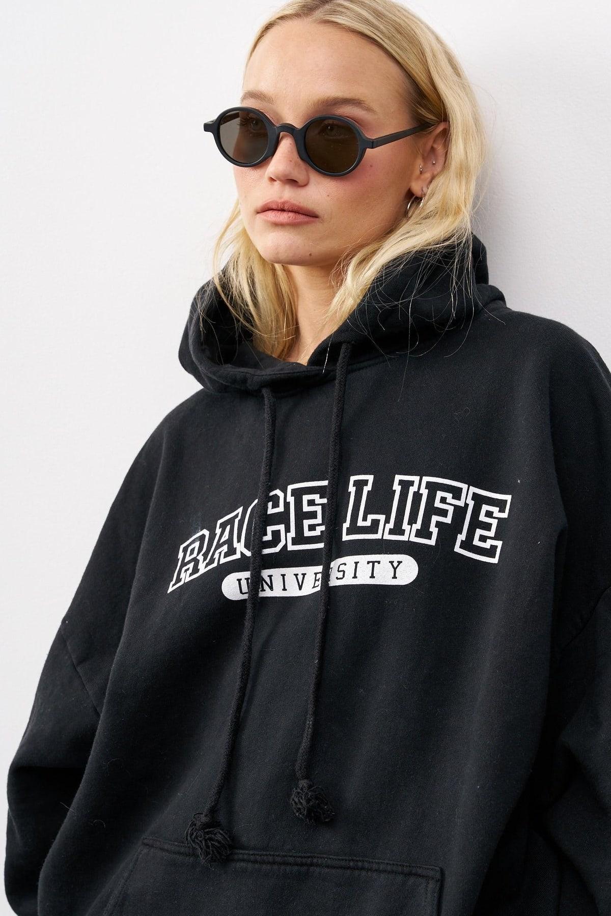 סווטשירט קפוצ׳ון אוברסייז שחור