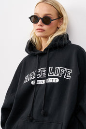 סווטשירט קפוצ׳ון אוברסייז שחור