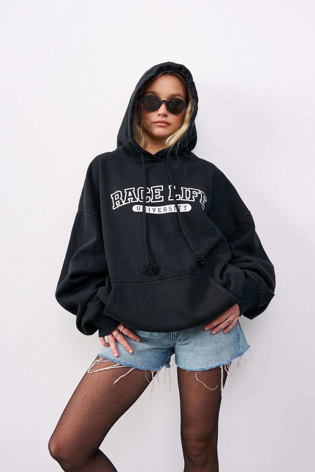 סווטשירט קפוצ׳ון אוברסייז שחור