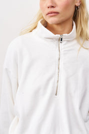 סווטשירט קו מכנס בשילוב רוכסן לבן
