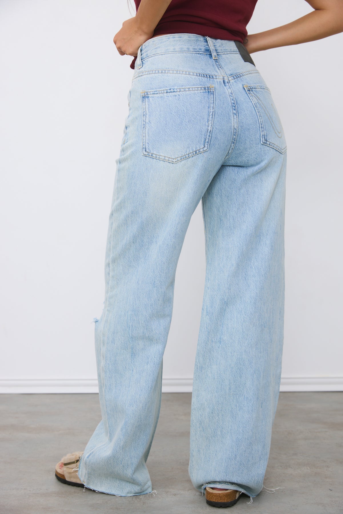 UTR דגם LIMESTONE LIGHT BLUE DAMAGED